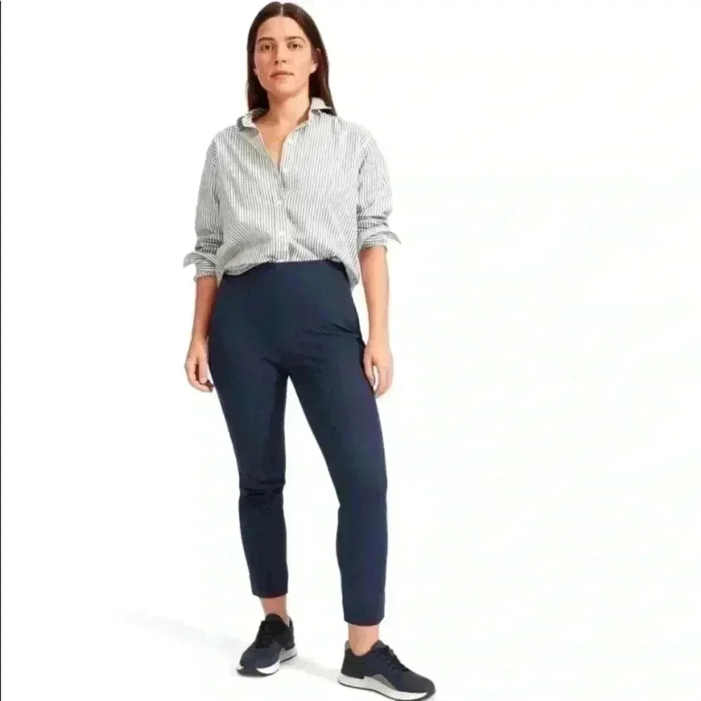 Everlane navy zip up trouser 4